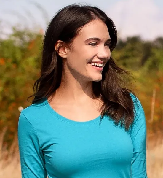 T-shirt da donna a maniche lunghe - Scollatura rotonda più profonda