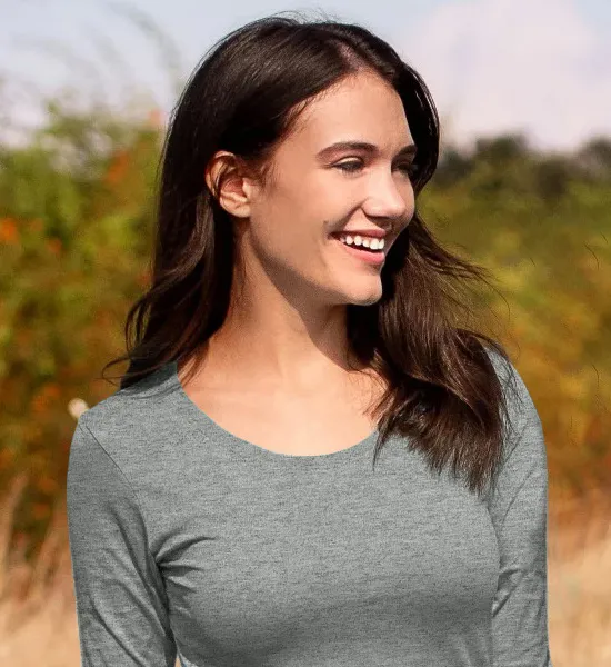 T-shirt da donna a maniche lunghe - Scollatura rotonda più profonda